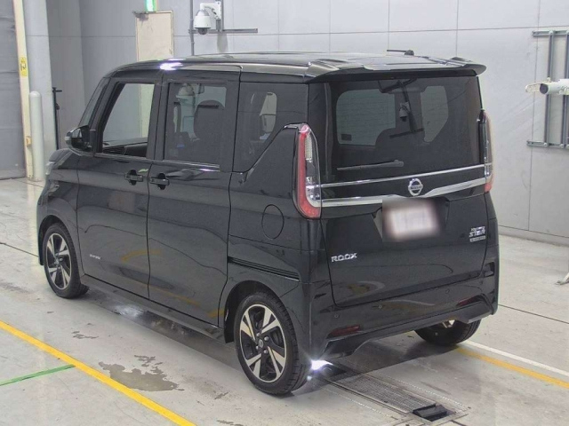 NISSAN ROOX 2023
