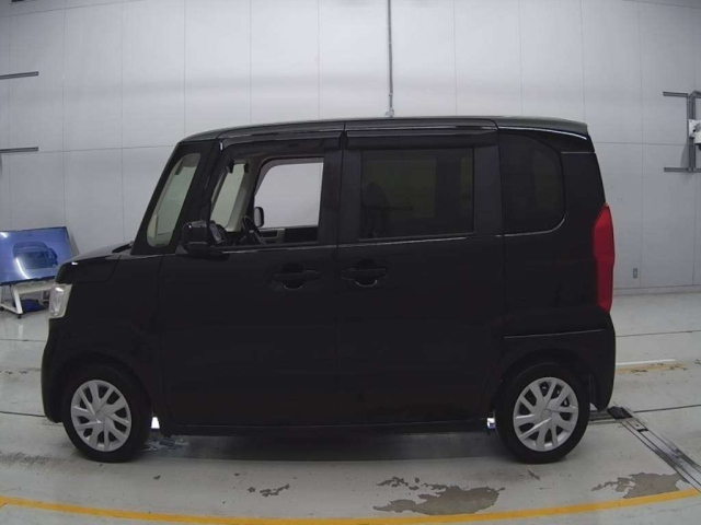 HONDA N BOX 2017