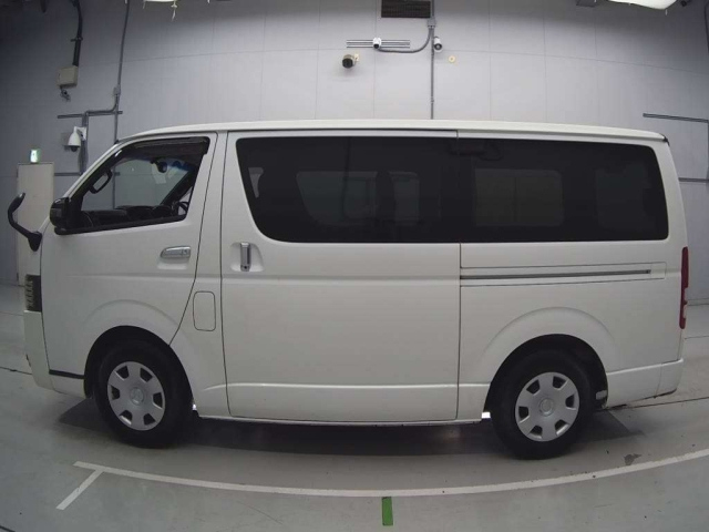 TOYOTA REGIUS ACE VAN 2012