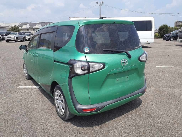 TOYOTA SIENTA 2017