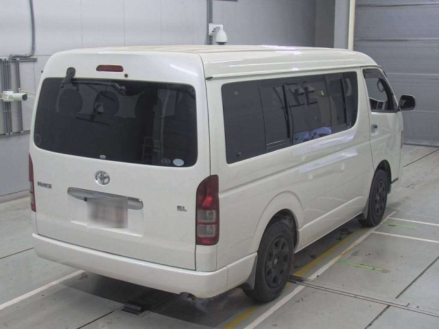 TOYOTA HIACE 2011