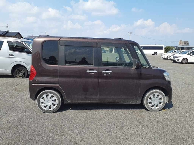 DAIHATSU TANTO 2015