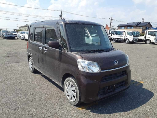DAIHATSU TANTO 2015