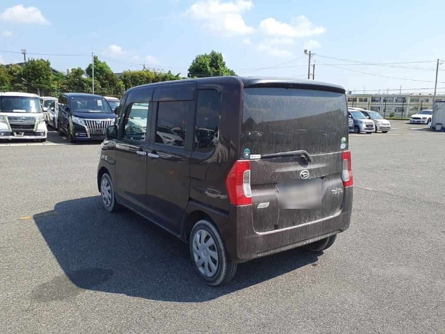 DAIHATSU TANTO 2015