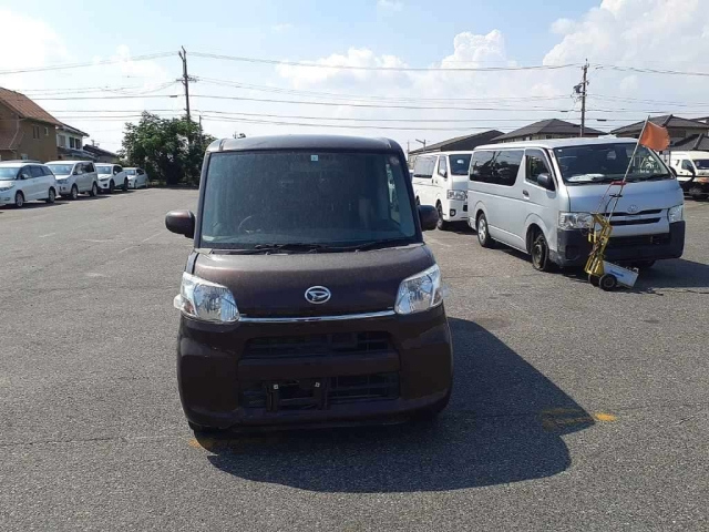 DAIHATSU TANTO 2015