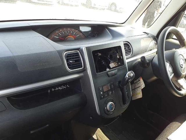 DAIHATSU TANTO 2015