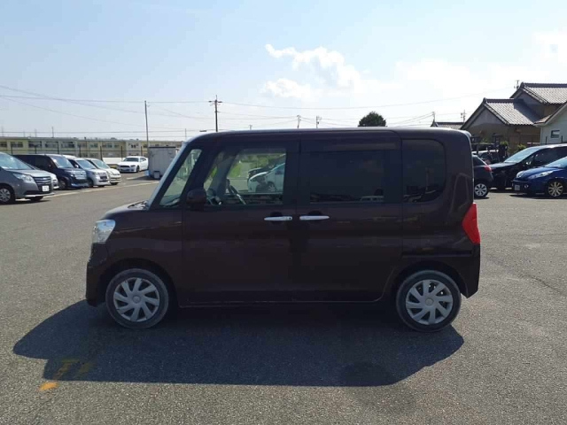 DAIHATSU TANTO 2015