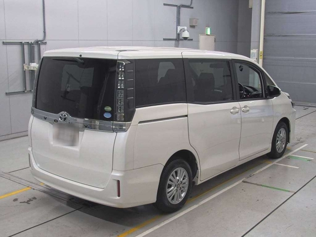 TOYOTA VOXY 2015