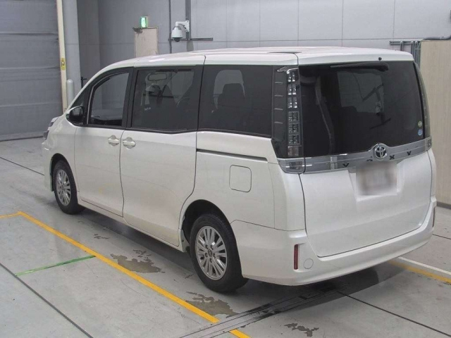TOYOTA VOXY 2015