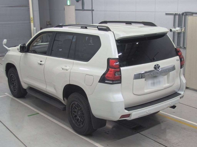 TOYOTA LAND CRUISER PRADO 2023