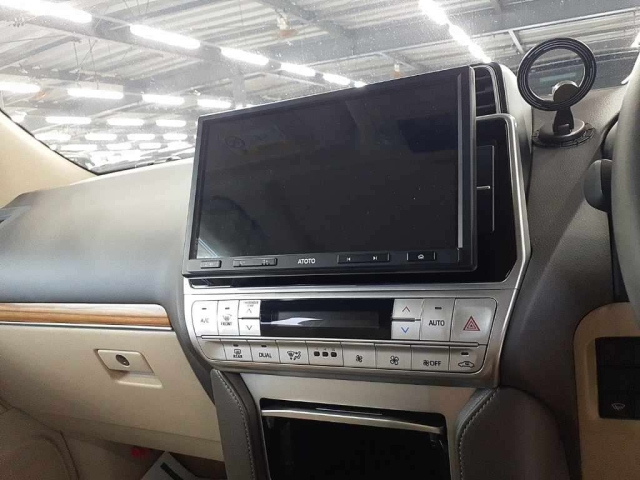 TOYOTA LAND CRUISER PRADO 2023