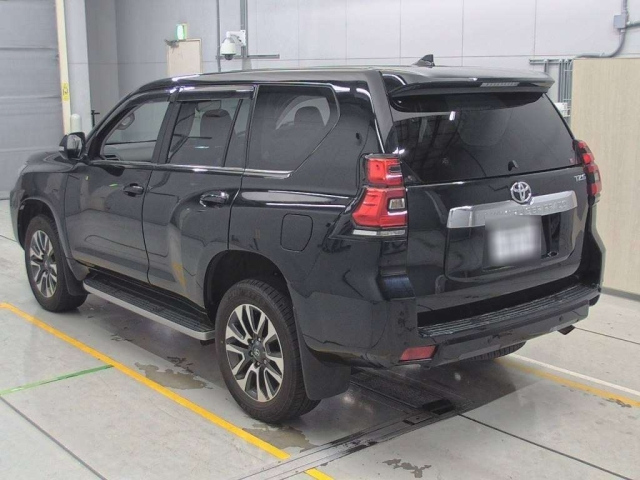 TOYOTA LAND CRUISER PRADO 2023