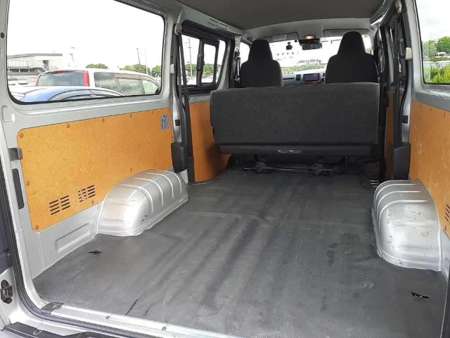 TOYOTA HIACE VAN 2023