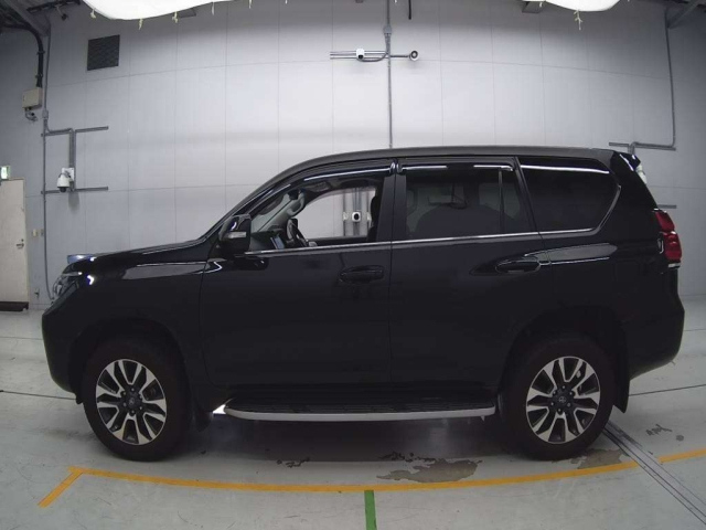 TOYOTA LAND CRUISER PRADO 2023