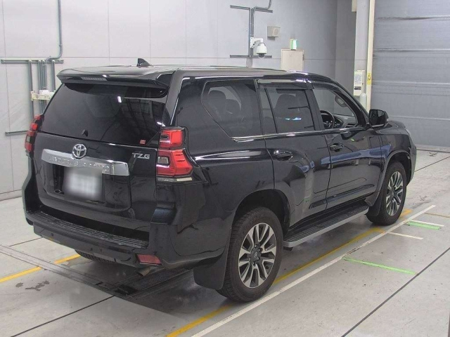 TOYOTA LAND CRUISER PRADO 2023