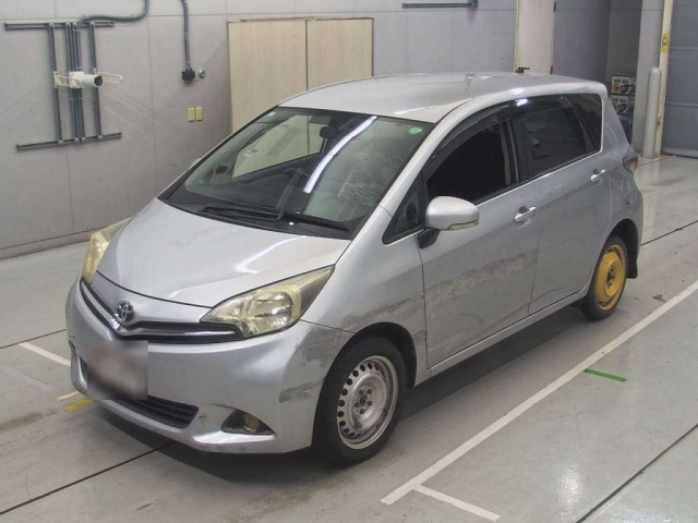 TOYOTA RACTIS 2013