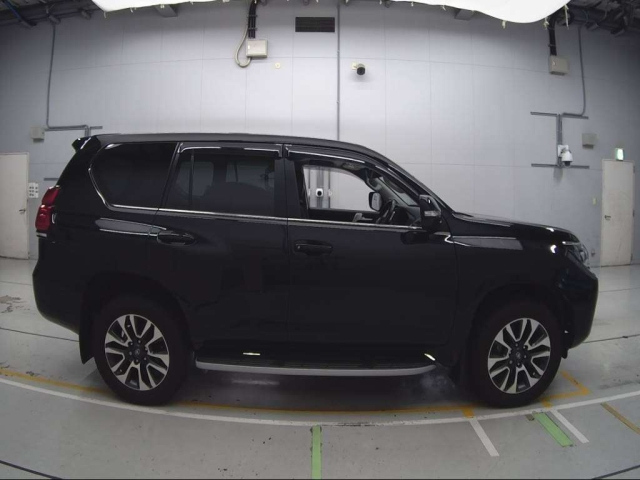 TOYOTA LAND CRUISER PRADO 2023