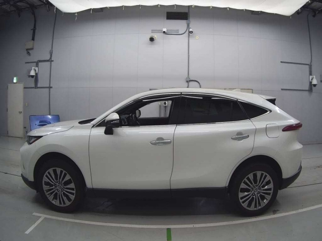 TOYOTA HARRIER 2022