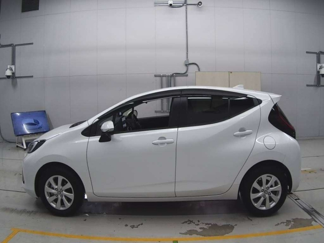 TOYOTA AQUA 2022