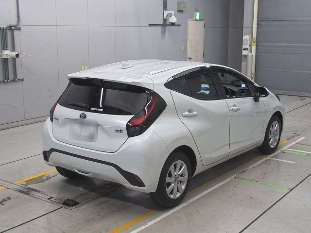 TOYOTA AQUA 2022