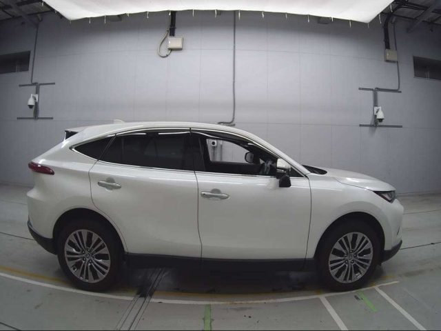TOYOTA HARRIER 2022