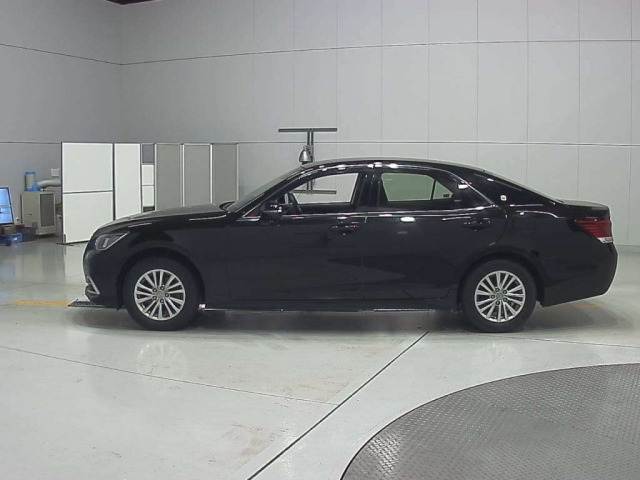 TOYOTA CROWN 2018