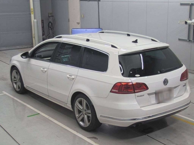 VOLKSWAGEN PASSAT VARIANT 2014