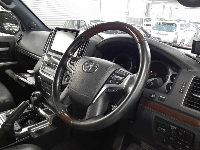 TOYOTA LAND CRUISER 2020