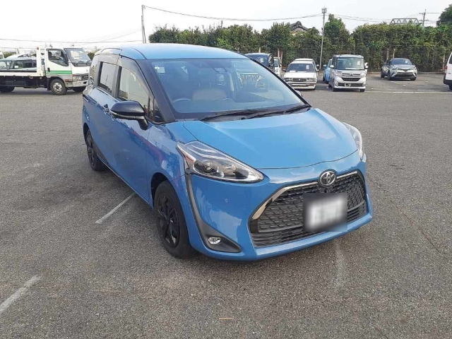 TOYOTA SIENTA 2021