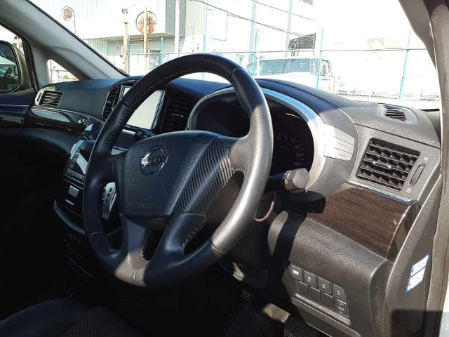 NISSAN ELGRAND 2012