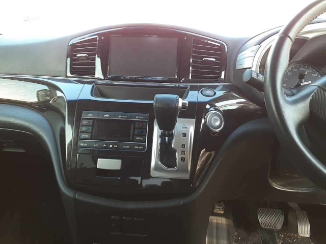 NISSAN ELGRAND 2012