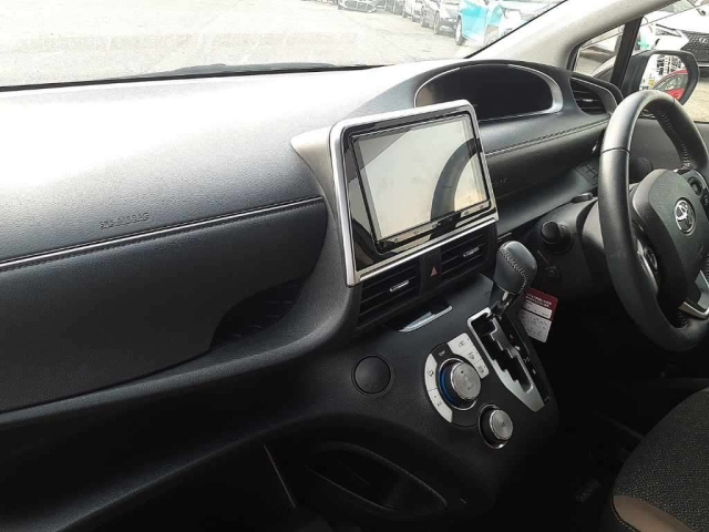 TOYOTA SIENTA 2021