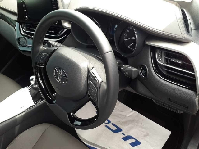 TOYOTA C-HR 2021