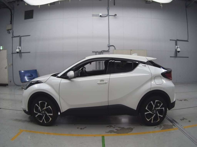 TOYOTA C-HR 2021