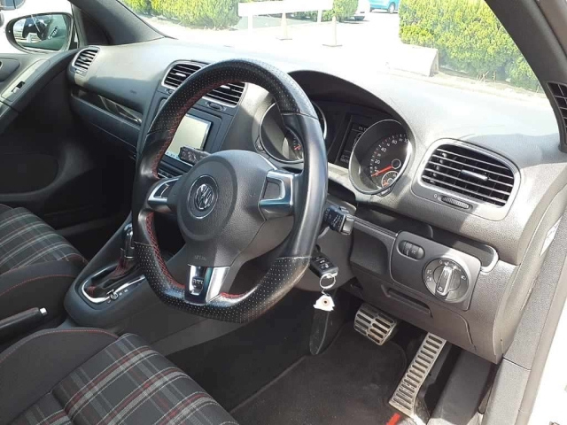 VOLKSWAGEN GOLF 2011