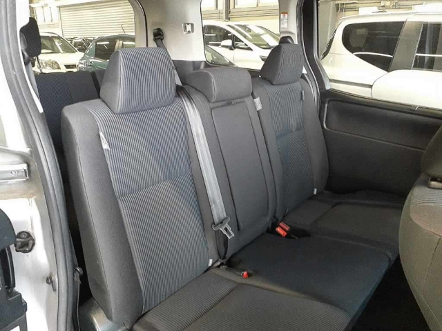 TOYOTA NOAH 2018