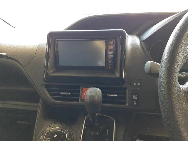 TOYOTA NOAH 2018