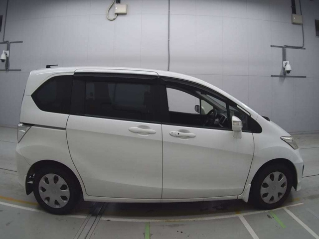 HONDA FREED 2015