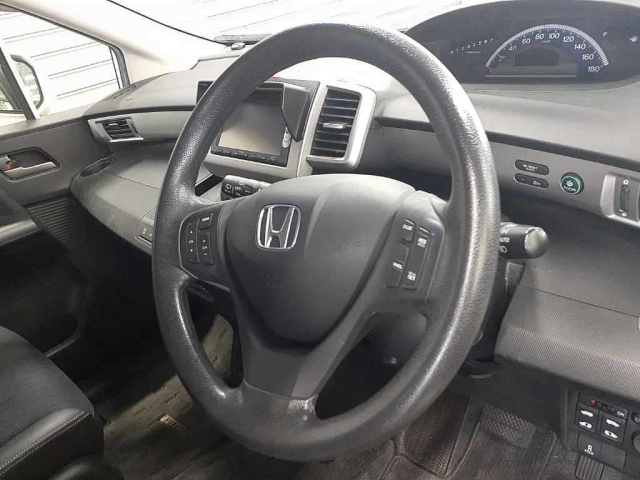HONDA FREED 2015