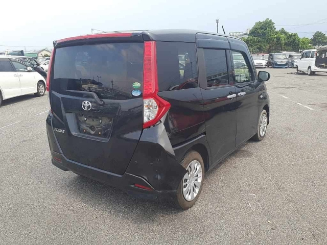TOYOTA ROOMY 2019