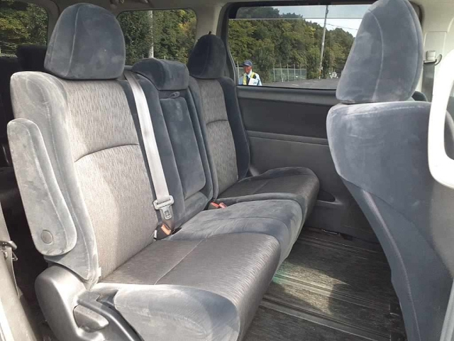 TOYOTA ALPHARD 2009