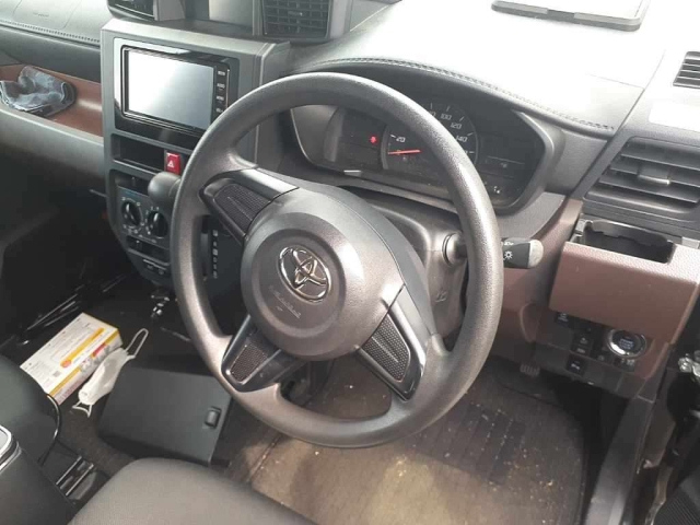 TOYOTA ROOMY 2019