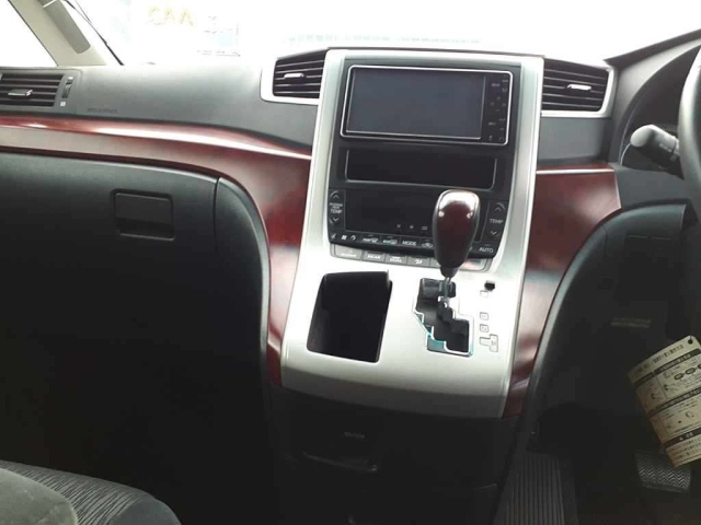 TOYOTA ALPHARD 2009