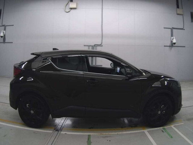 TOYOTA C-HR 2023