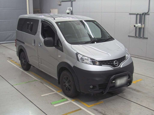 NISSAN NV200 2021