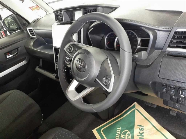 TOYOTA ROOMY 2025