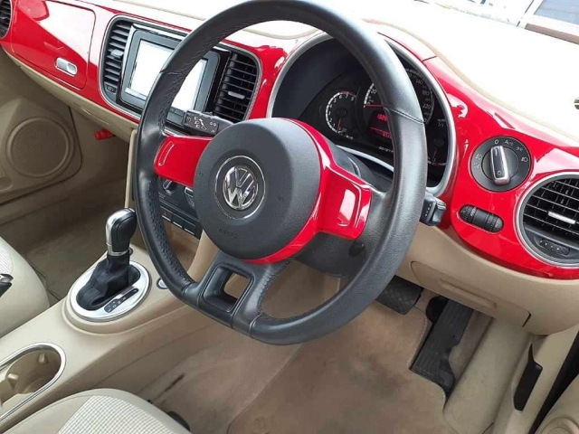 VOLKSWAGEN THE BEETLE 2015