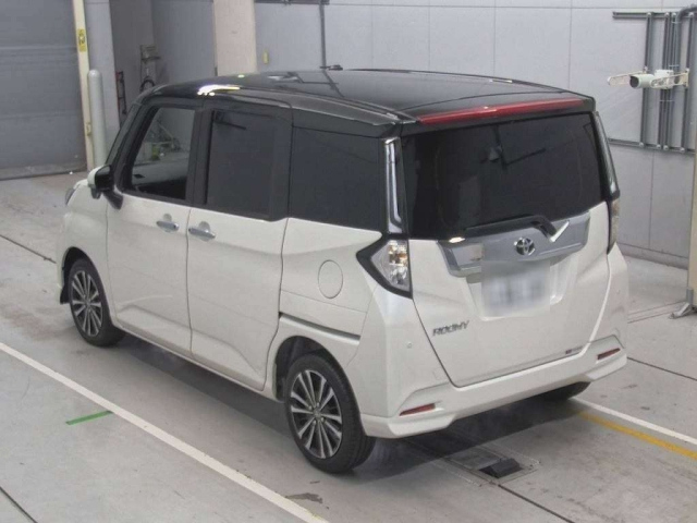 TOYOTA ROOMY 2025