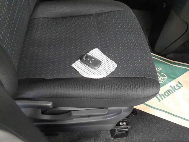 TOYOTA ROOMY 2025