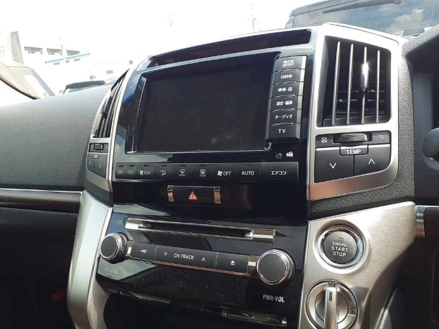 TOYOTA LAND CRUISER 2015